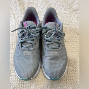 Nike revolution womens sneakers